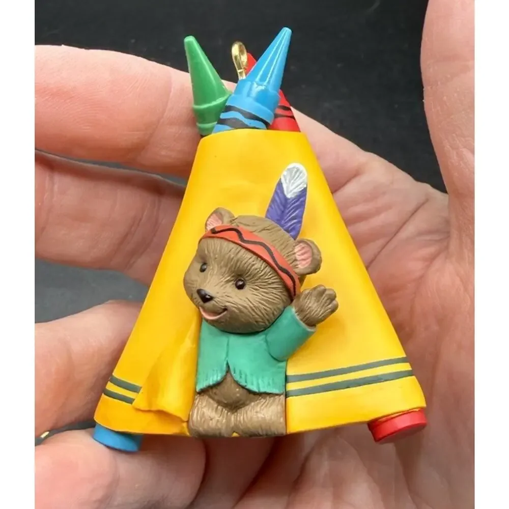 1995 Hallmark Bright 'n' Sunny Tepee Crayola Crayon Indian Mouse Ornament Lo16